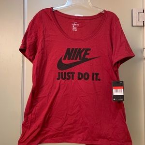 Women’s Nike Tshirt